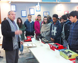 corta alunni rosmini mostra scrivere