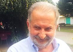 corta reschigna sorriso lucciola