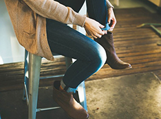 corta vestriti indossare scarpe