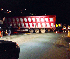 corta camion incastrato piedimulera