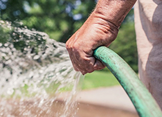 corta tubo acqua innaffiare