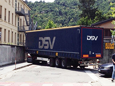 corta camion incastrato