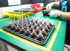 corta lavoro operaio fabbrica