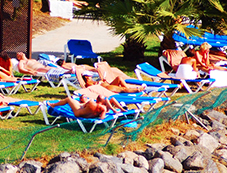 corta naturismo abbronzatura