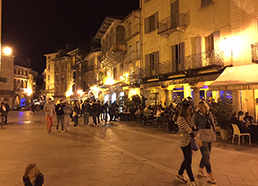 corta piazzaMercato notte luci