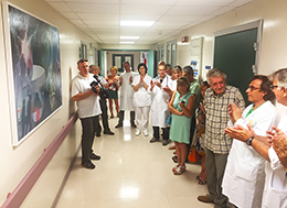 Un quadro di Angelo del Devero nel reparto di Cardiologia del San Biagio. Video