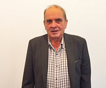 corta gallo bernardino sfondo bianco