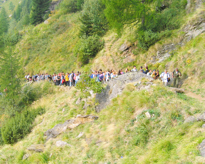 corta parco saltabricc studenti sentiero