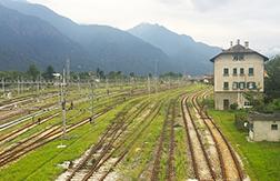 corta stazione domo binari ponte