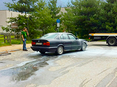 corta auto incendio villaggio sisma