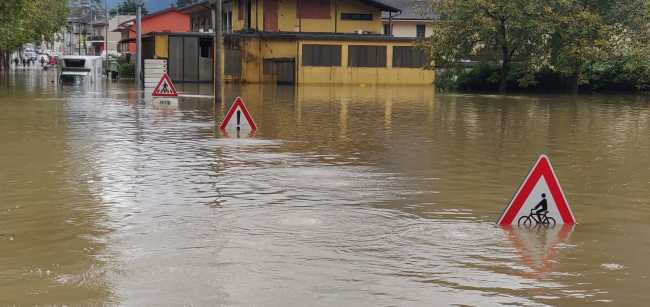 E756476A 60F4 48B8 9940 FD7EC95B93EC