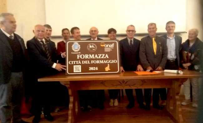 IMG20240531175748 BURST001 COVER