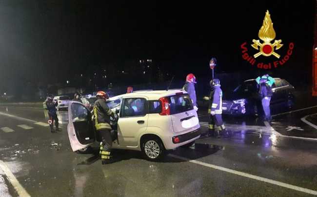 Immagine JPEG 47F4 AA57 EF 0