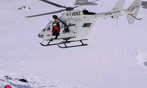 corto elicottero soccorso alpino neve