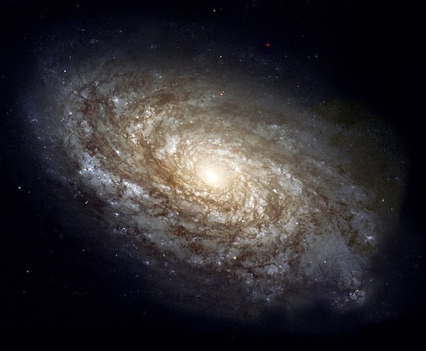 1024px NGC 4414 NASA med