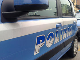 corta auto polizia scritta